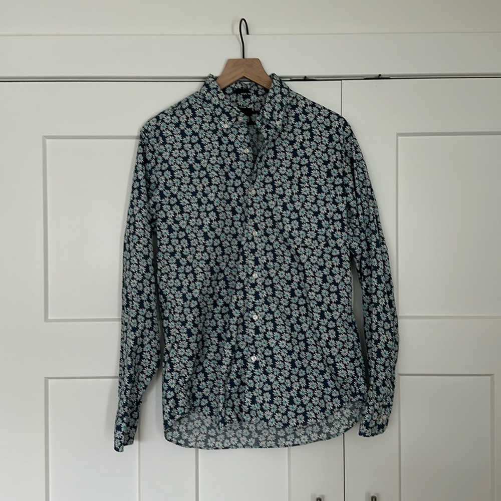 Men’s J Crew daisy flower print button up shirt, medium slim fit